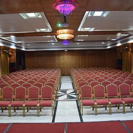 Отель Ulo Chennai Deluxe Экстерьер фото