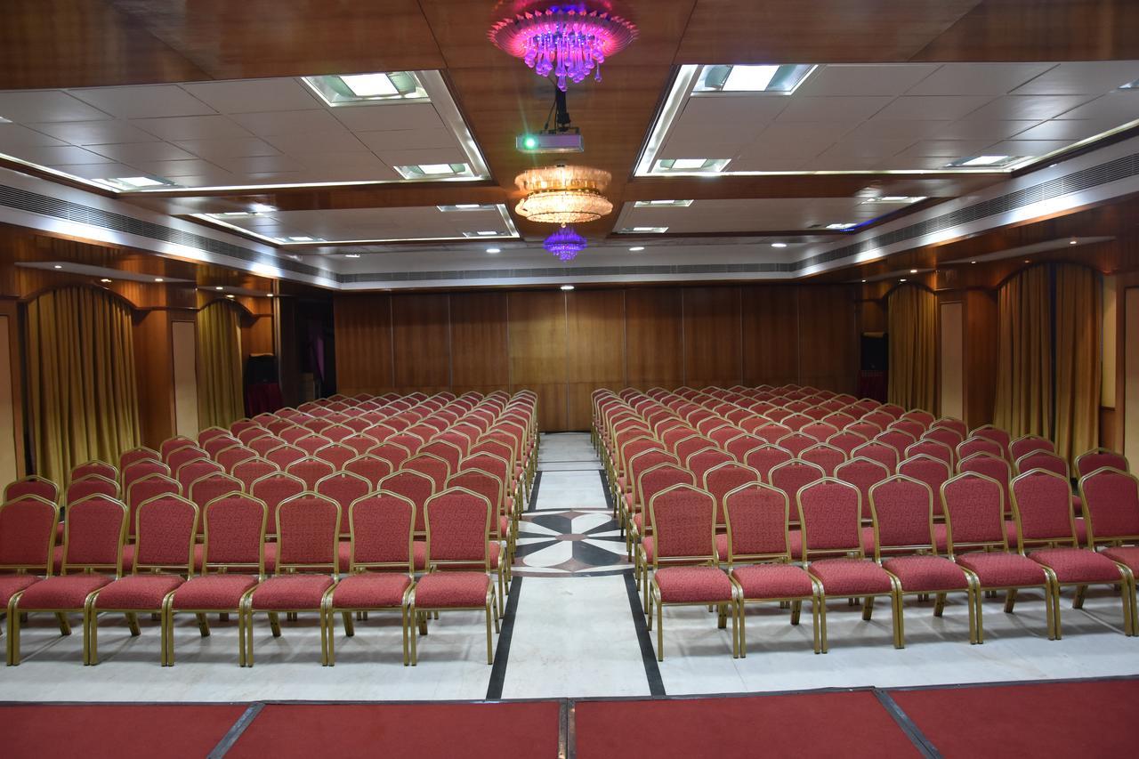 Отель Ulo Chennai Deluxe Экстерьер фото
