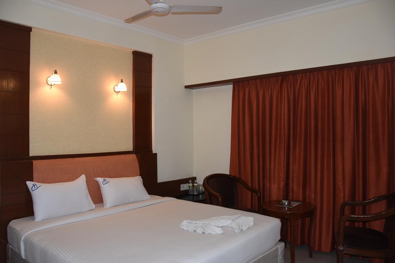 Отель Ulo Chennai Deluxe Экстерьер фото