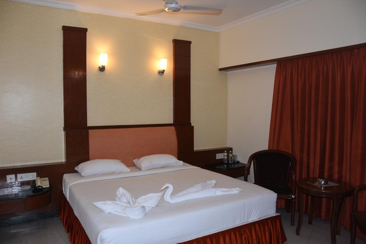 Отель Ulo Chennai Deluxe Экстерьер фото